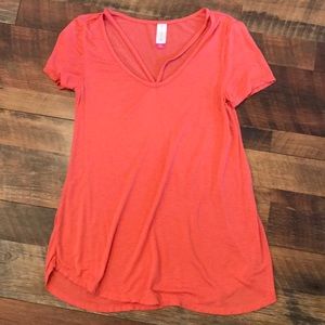 Cute coral top!